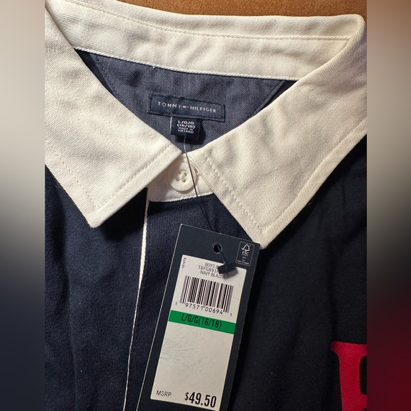 Lot of 5: 1 Hilfiger polo, 2 Adidas, 1 Under Armour, 1 Volcom sweatshirts. - Picture 4 of 10